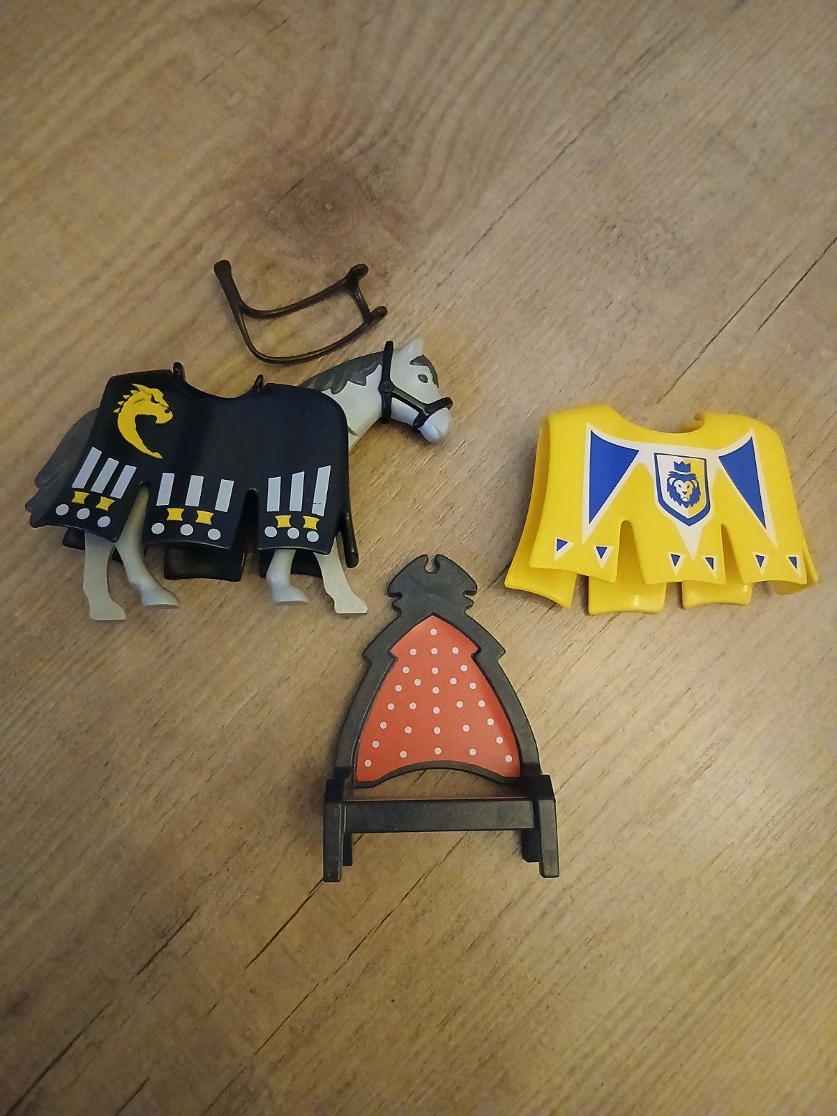 playmobil ridder paard dekjes en troon, Losse onderdelen, Ophalen of Verzenden, Zo goed als nieuw, Kasteel/Fort