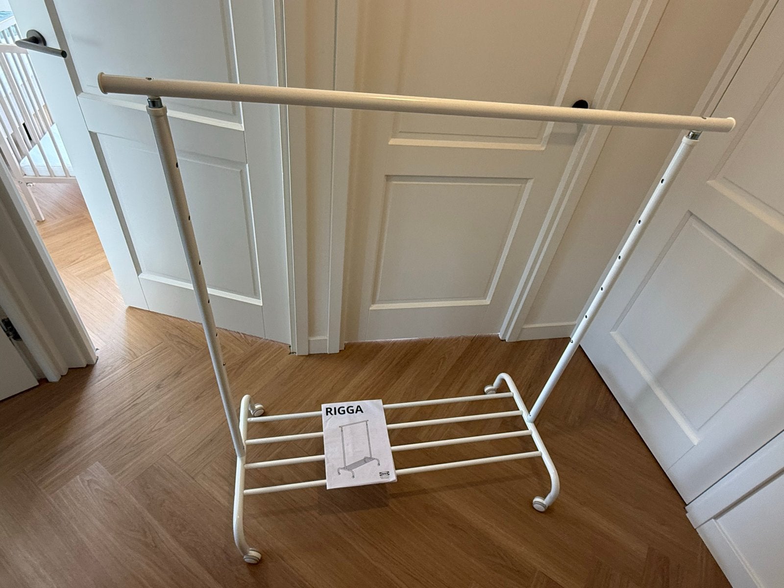 IKEA RIGGA kledingrek - Zo goed als nieuw, Ophalen, Met wielen, Zo goed als nieuw