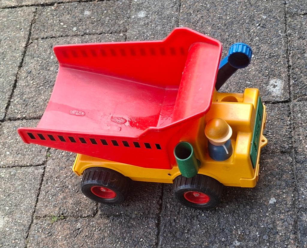 Gele kiepwagen met rode bak - Speelgoed, Ophalen of Verzenden, Gebruikt