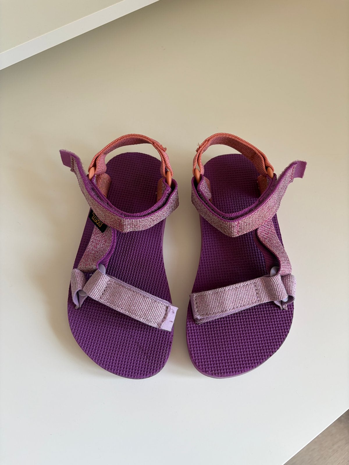 Zgan (!) Teva sandalen, maat 29/30, Ophalen, Zo goed als nieuw, Meisje, Zwemschoenen