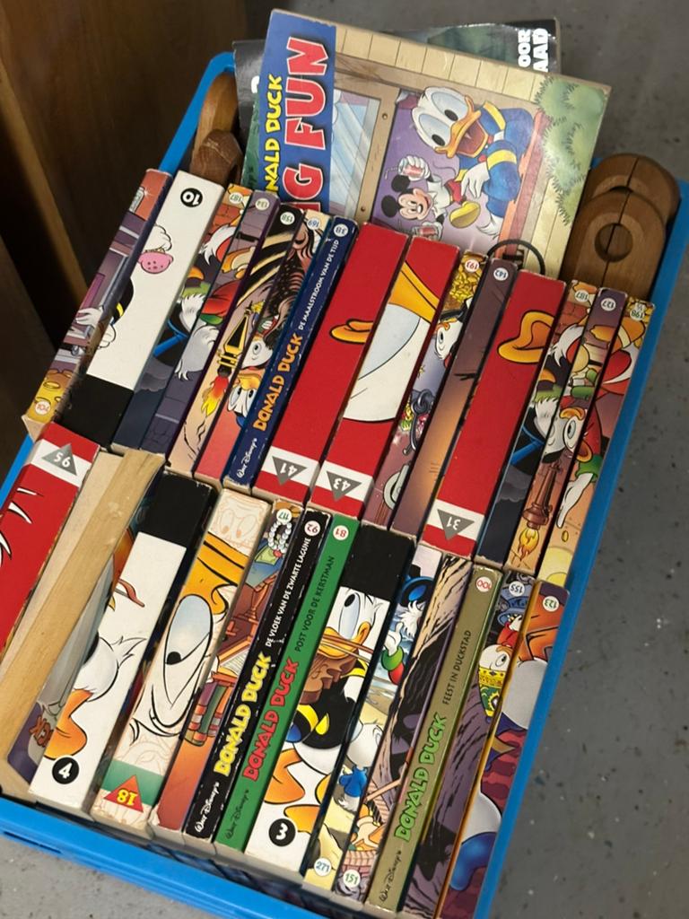 Donald Duck pockets, Astrix en Obelix en meer 4 dozen, Meerdere stripboeken, Ophalen, Gelezen