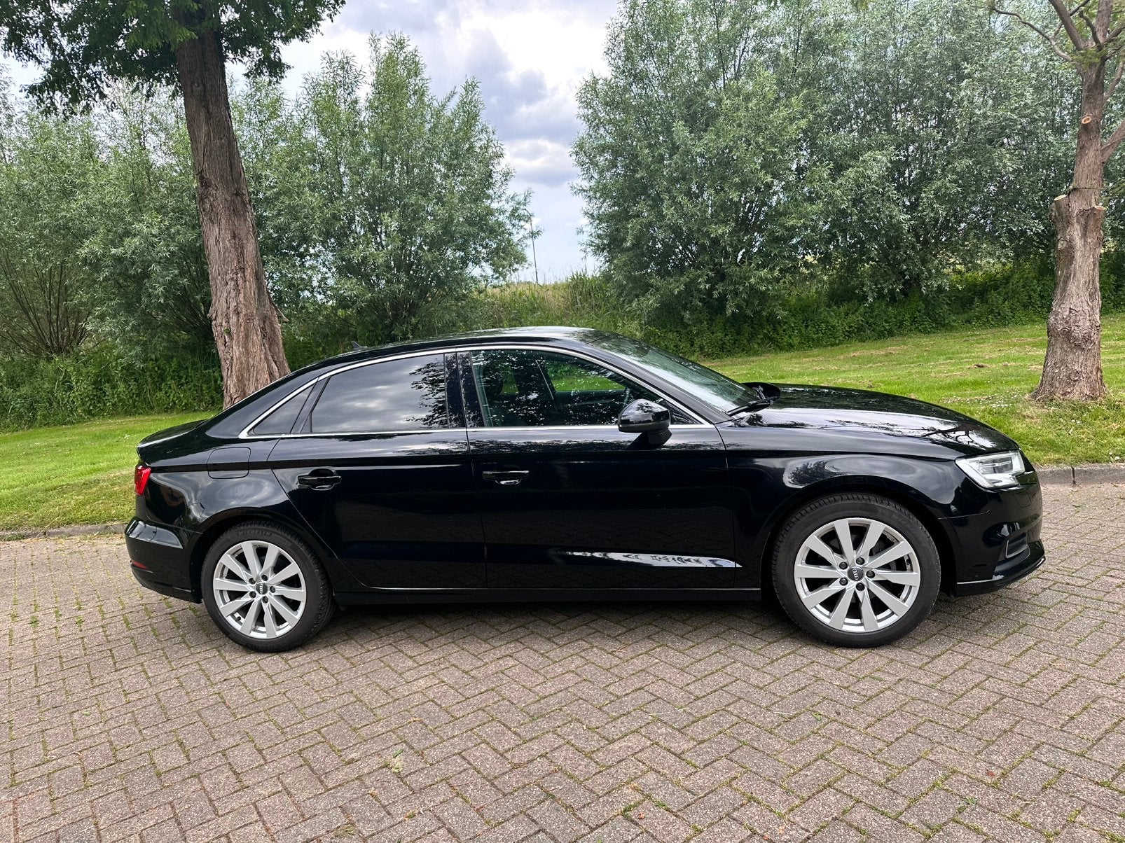 Audi A3 1.5 Tfsi 150PK COD Sedan 2017 Zwart, Auto's, Audi, Voorwielaandrijving, 1498 cc, 4 cilinders, Leder en Stof
