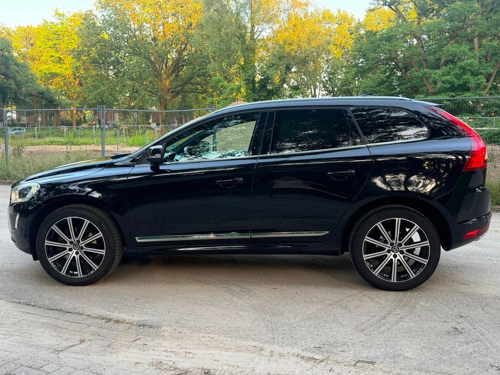 Volvo XC60 2.4 D5 4WD Summum 2 Tone leder Pano 2015 Zwart, Auto's, Automaat, Gebruikt, Euro 6, 2000 kg