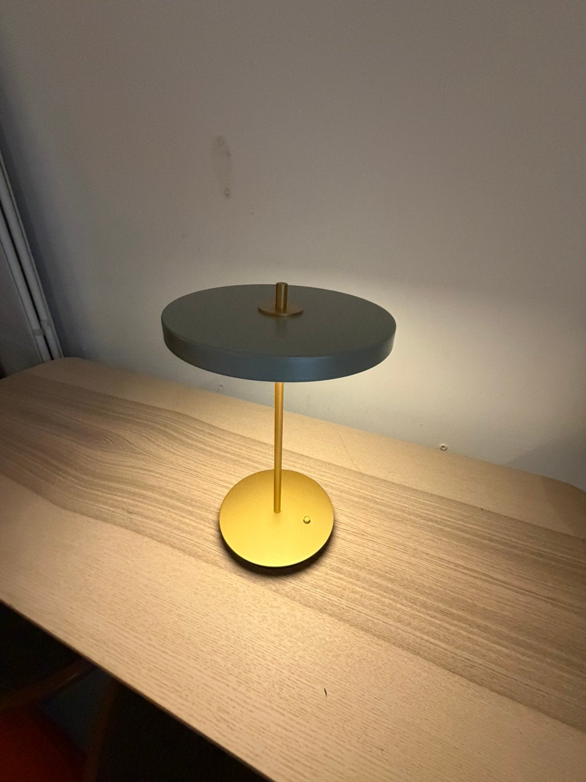UMAGE Asteria Portable LED tafellamp – Nuance Olive, Huis en Inrichting, Lampen | Tafellampen, Ophalen, Zo goed als nieuw, Minder dan 50 cm