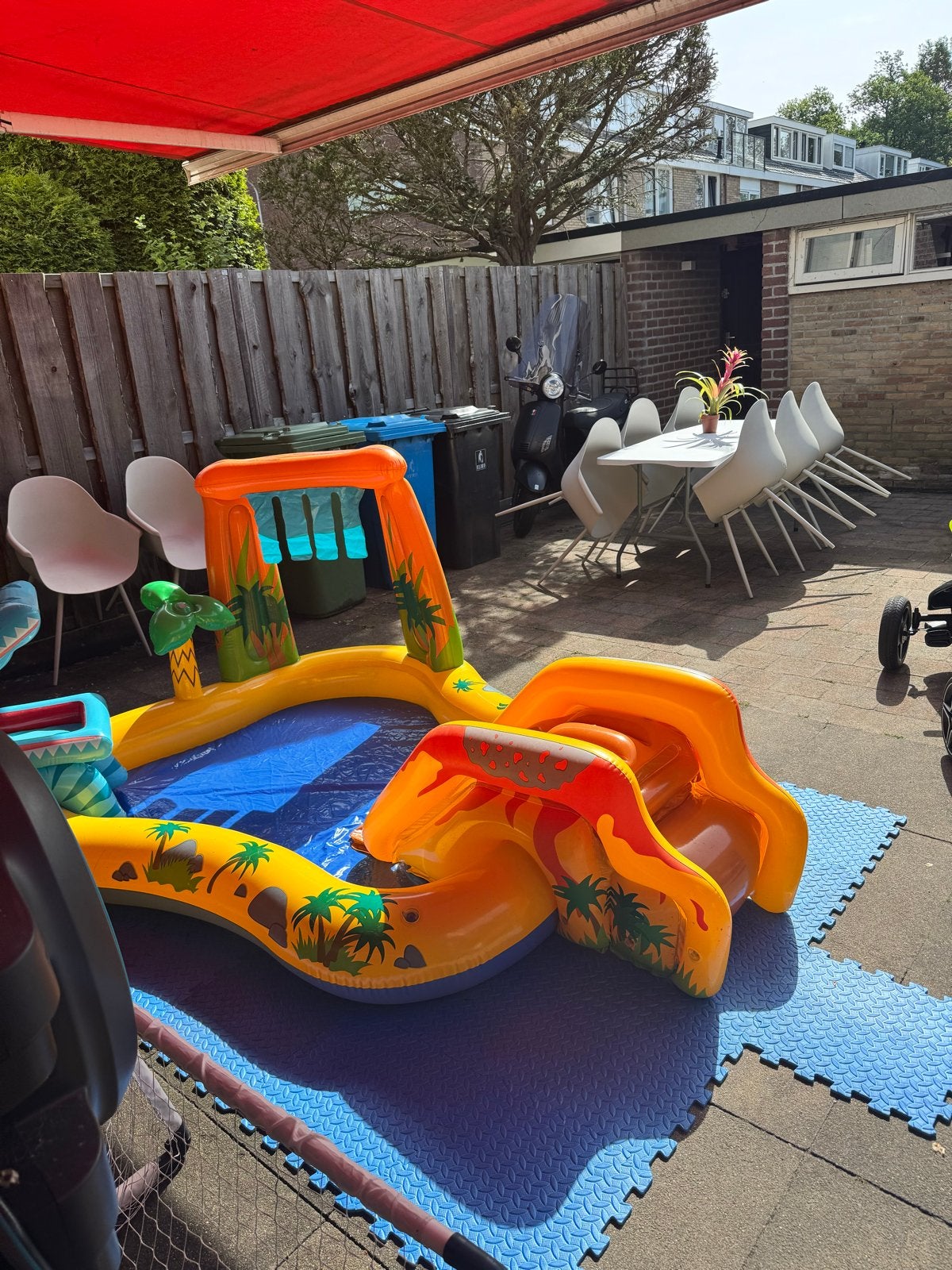 Opblaasbaar Waterpark met Glijbaan en Zwembad, Ophalen, Zo goed als nieuw