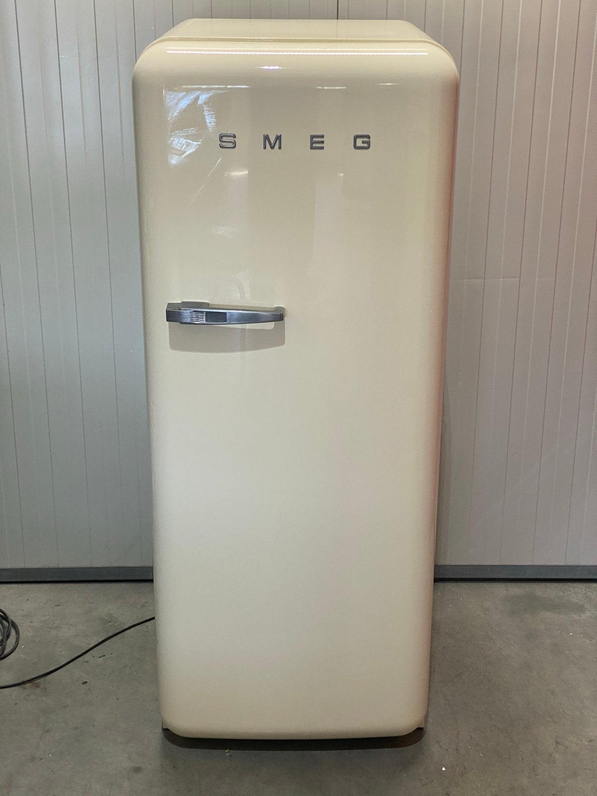 Smeg FAB28 Koelkast - Crème, Retro Stijl, 150 tot 200 liter, 60 cm of meer, Ophalen of Verzenden, Zo goed als nieuw