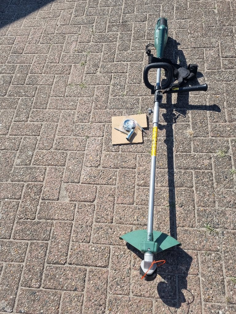 Bosch kantenmaaier / bosmaaier, Tuin en Terras, Grastrimmers, Ophalen, Zo goed als nieuw, 10 tot 30 cm, Elektrisch