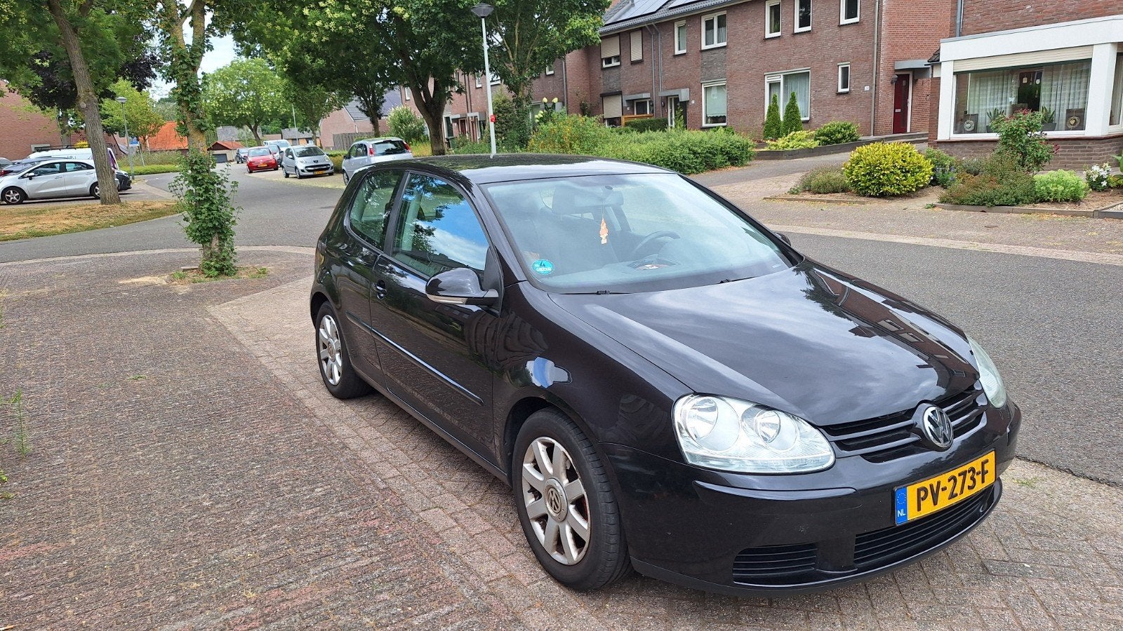 Volkswagen golf 2004 Zwart apk 12-Aug 2026, Auto's, Voorwielaandrijving, Stof, 4 cilinders, 620 kg