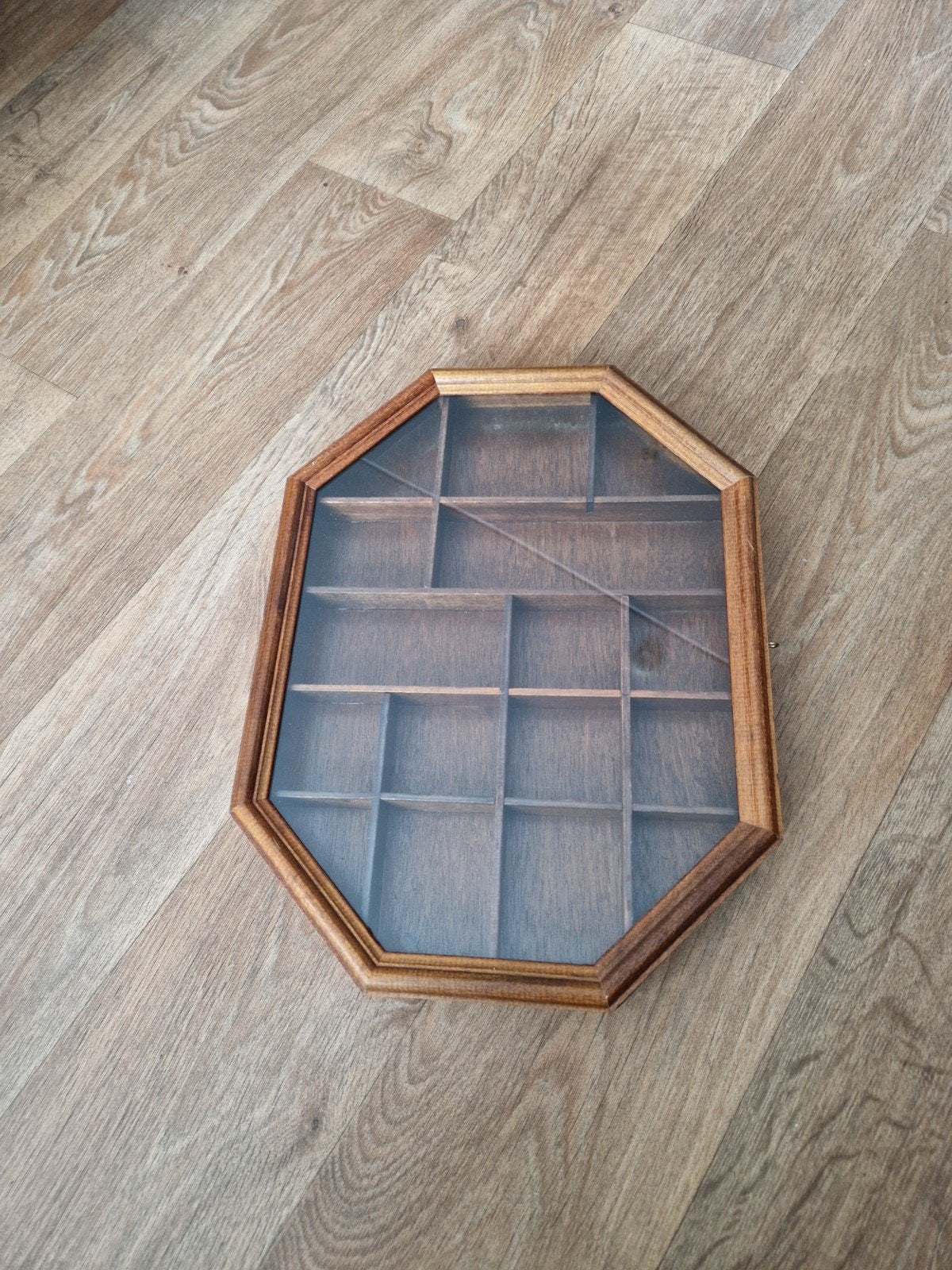 Kastje voor kleine snuisterijen (trinket shelf), Antiek en Kunst, Curiosa en Brocante, Ophalen of Verzenden