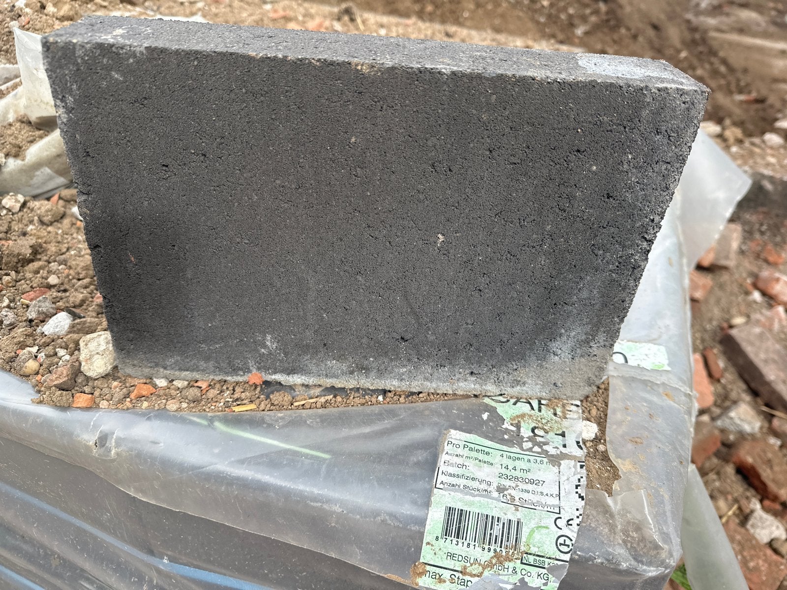 Nieuwe betonstenen voor bestrating of muur, Ophalen of Verzenden, Nieuw, Beton