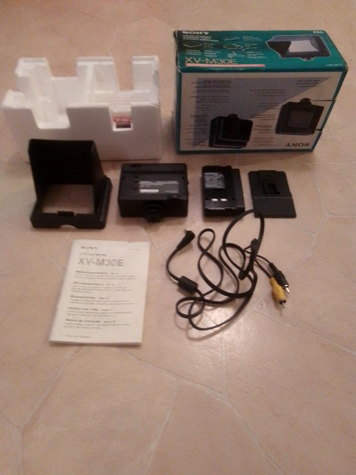 Sony LCD Color monitor XV-M30E, Computers en Software, Nieuw, Ophalen of Verzenden, Overige typen, Onbekend
