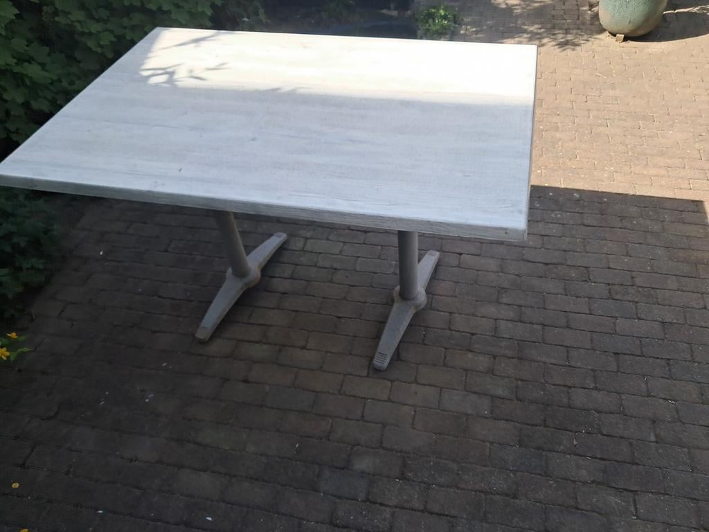 Robuuste tuintafel met wit houten blad gratis, Ophalen of Verzenden