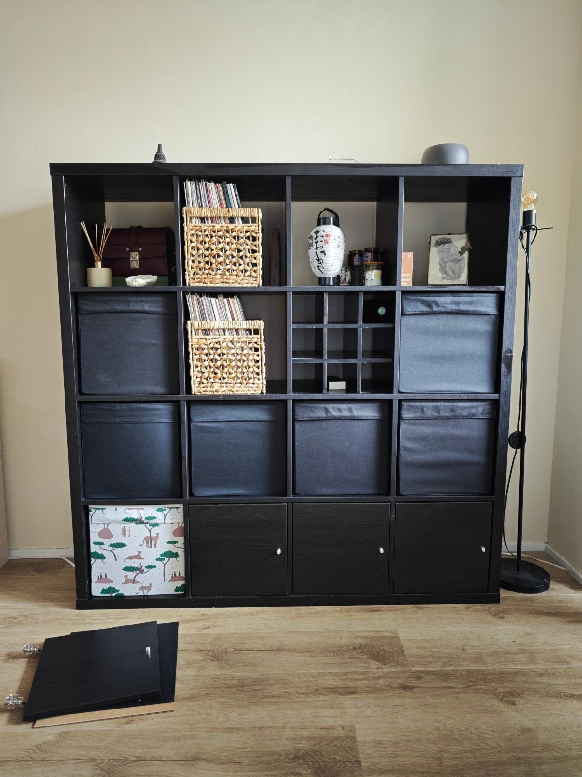 Kallax kast 4x4 met 6 manden, wijnrek en 4 deuren, 100 tot 150 cm, 100 tot 150 cm, Ophalen of Verzenden, 25 tot 50 cm