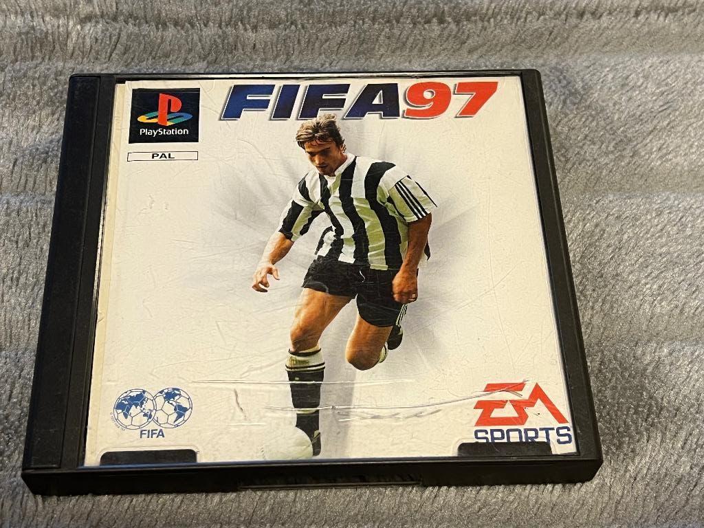 Playstation 1 Game FIFA 97, Spelcomputers en Games, Games | Sony PlayStation 1, Gebruikt, 2 spelers, Ophalen of Verzenden, Vanaf 3 jaar