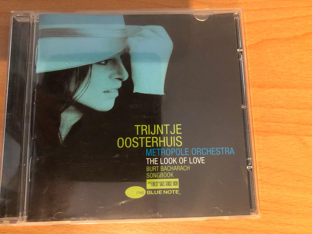 CD Trijntje Oosterhuis " The look of love", Ophalen of Verzenden, 1980 tot heden, Gebruikt, Jazz
