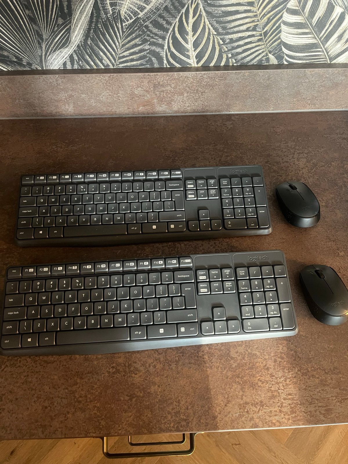 2x Logitech toetsenbord + muis set - Zo goed als nieuw, Ophalen, Zo goed als nieuw, Draadloos, Toetsenbord en muis-set