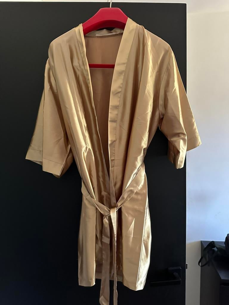 Gouden kimono Bride – one size, ongedragen, maat M/L, Ophalen of Verzenden, Zo goed als nieuw, Accessoires