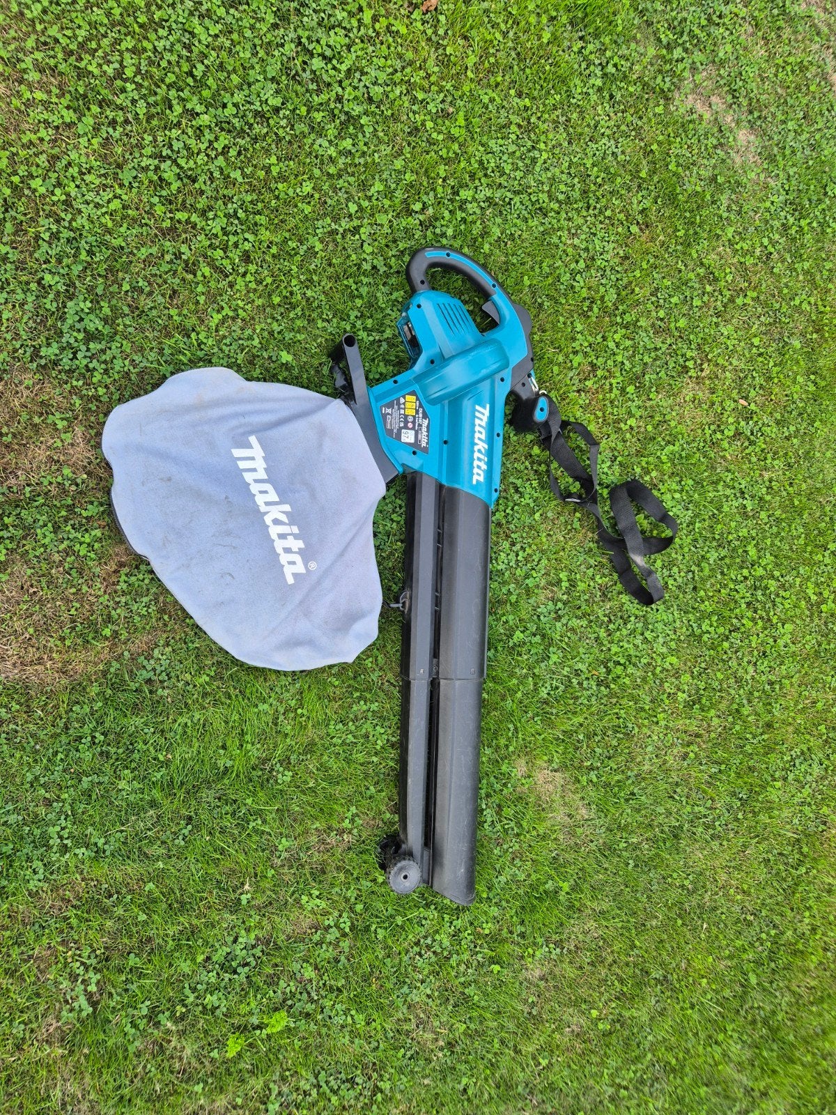 Makita DUB187 Accu Bladblazer/Bladzuiger met Opvangzak, Tuin en Terras, Bladblazers, Ophalen, Met opvangzak, Zo goed als nieuw