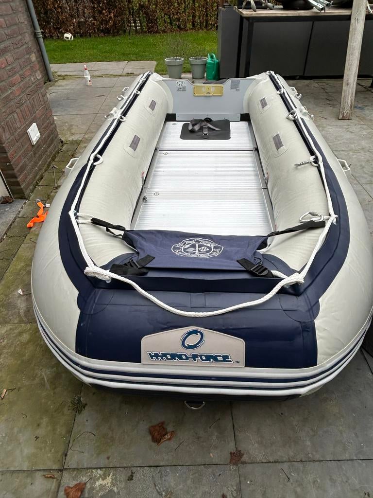 6-persoons rubberboot met 15pk buitenboordmotor, Watersport en Boten, Rubberboten, Ophalen, Zo goed als nieuw, Buitenboordmotor