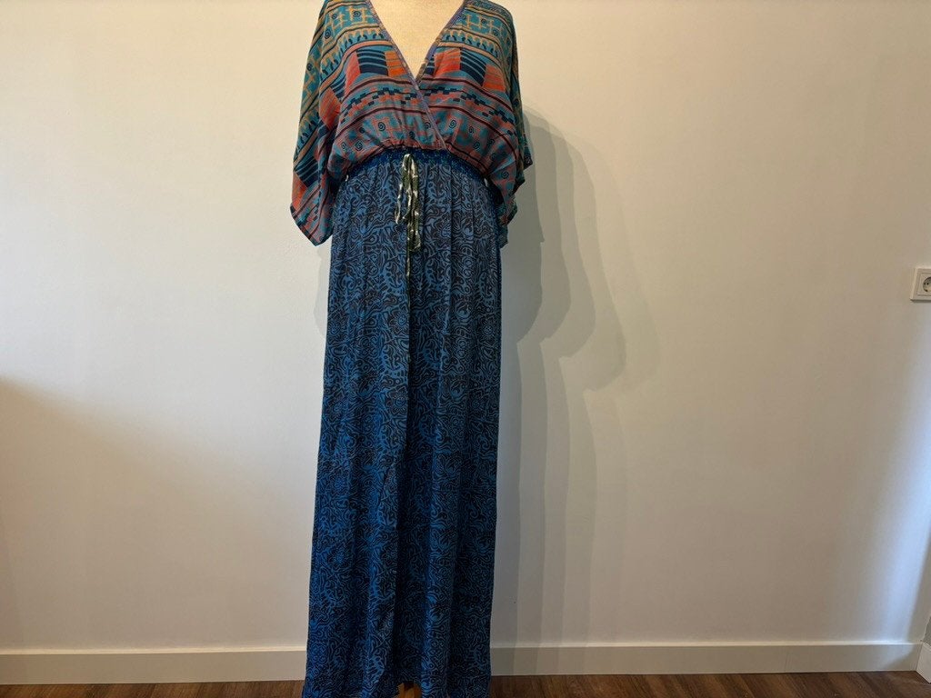 Sissel Edelbo zijdezachte Sari Jurk One Size Boho Maxi Dress, Kleding | Dames, Jurken, Maat 38/40 (M), Overige kleuren, Verzenden
