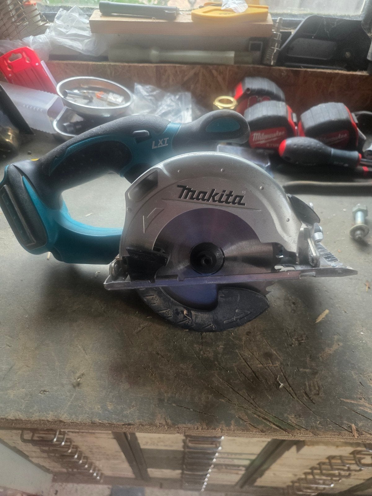 Makita DSS501 Cirkelzaag - Compact en Krachtig, Minder dan 30 mm, Gebruikt, Cirkelzaag, Ophalen of Verzenden