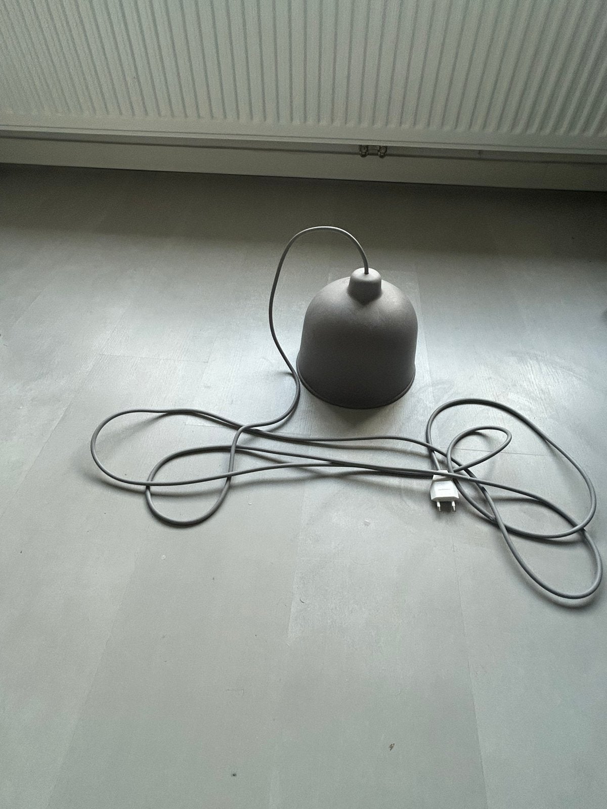 Nieuwe Muuto Grain lamp grijs met lang snoer en stekker, Huis en Inrichting, Ophalen of Verzenden, Nieuw, Kunststof, E27 (groot)