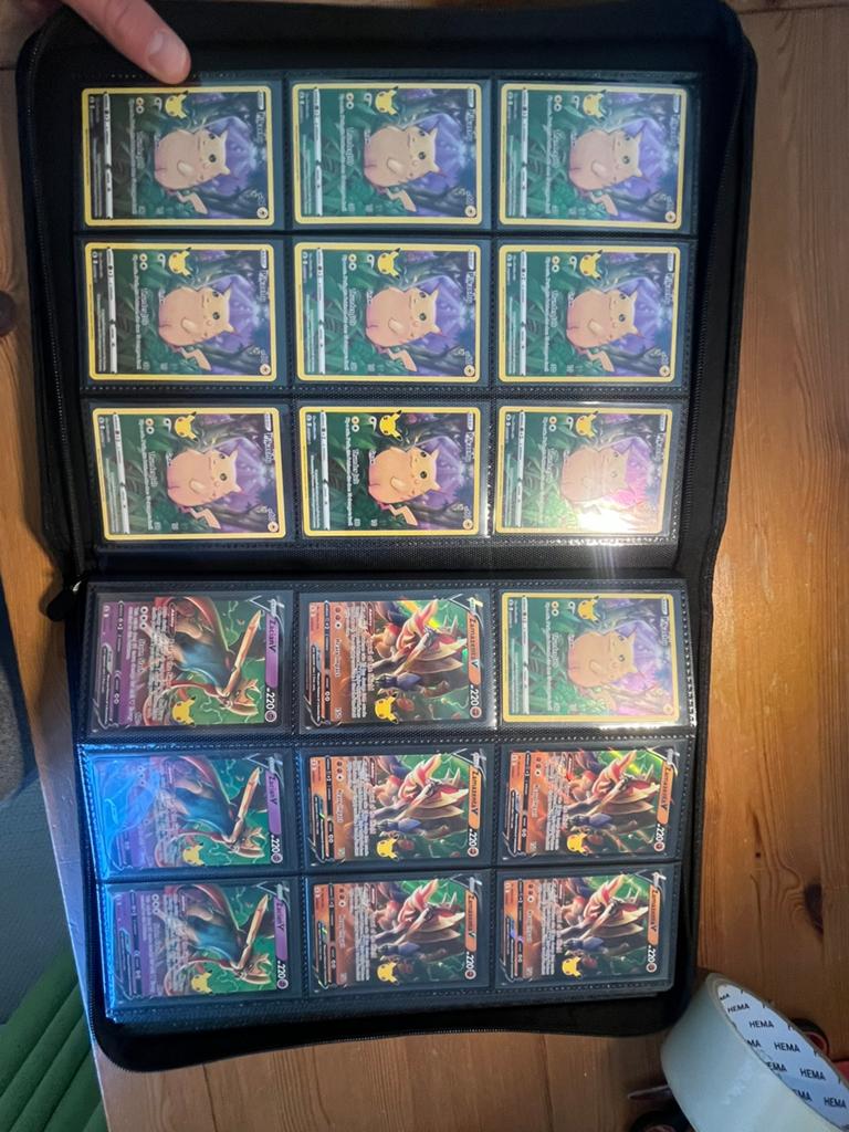 Zelfzame Pokemon kaarten in map, Ophalen of Verzenden, Zo goed als nieuw, Meerdere kaarten