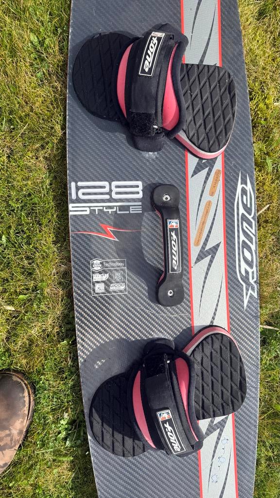 Fone F-One Kiteboard Twin Tip Style 128, Watersport en Boten, Ophalen, Gebruikt, Twintip, Kiteboard