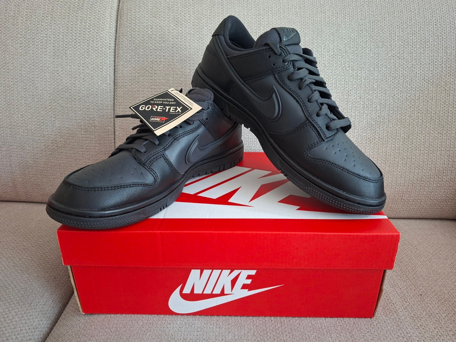 Nike Dunk Low Gore-Tex Zwart Maat 43 Nieuw in Doos, Zwart, Nike, Nieuw, Ophalen of Verzenden