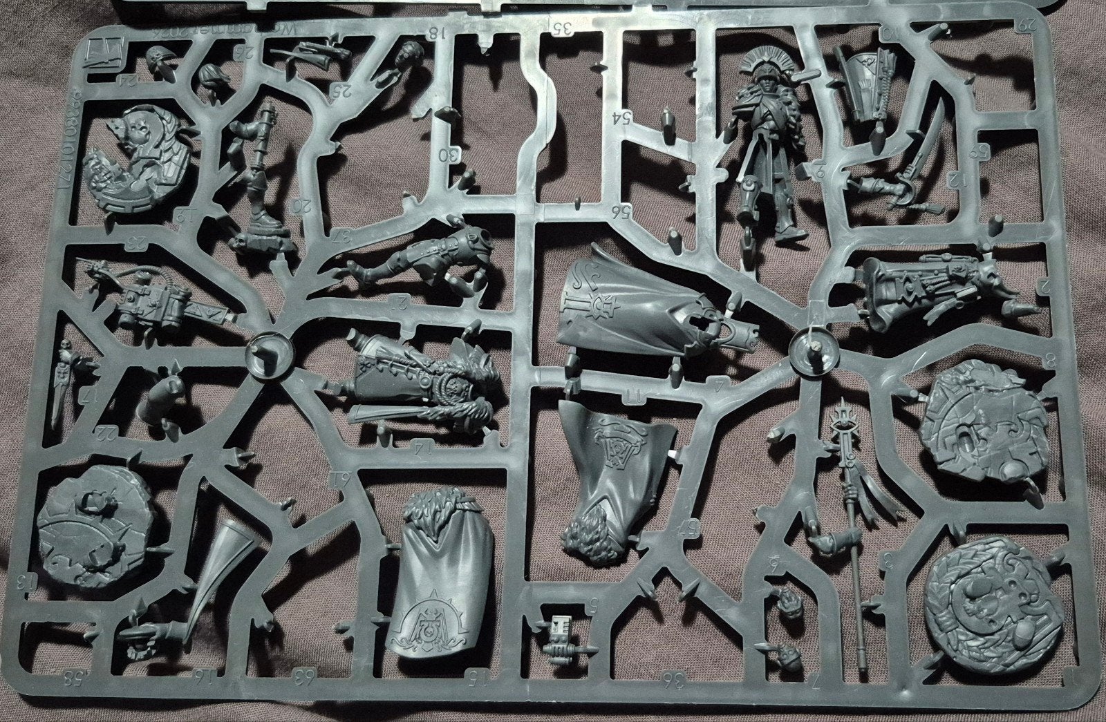 WH40k Ultramar warden's, Ophalen of Verzenden, Warhammer