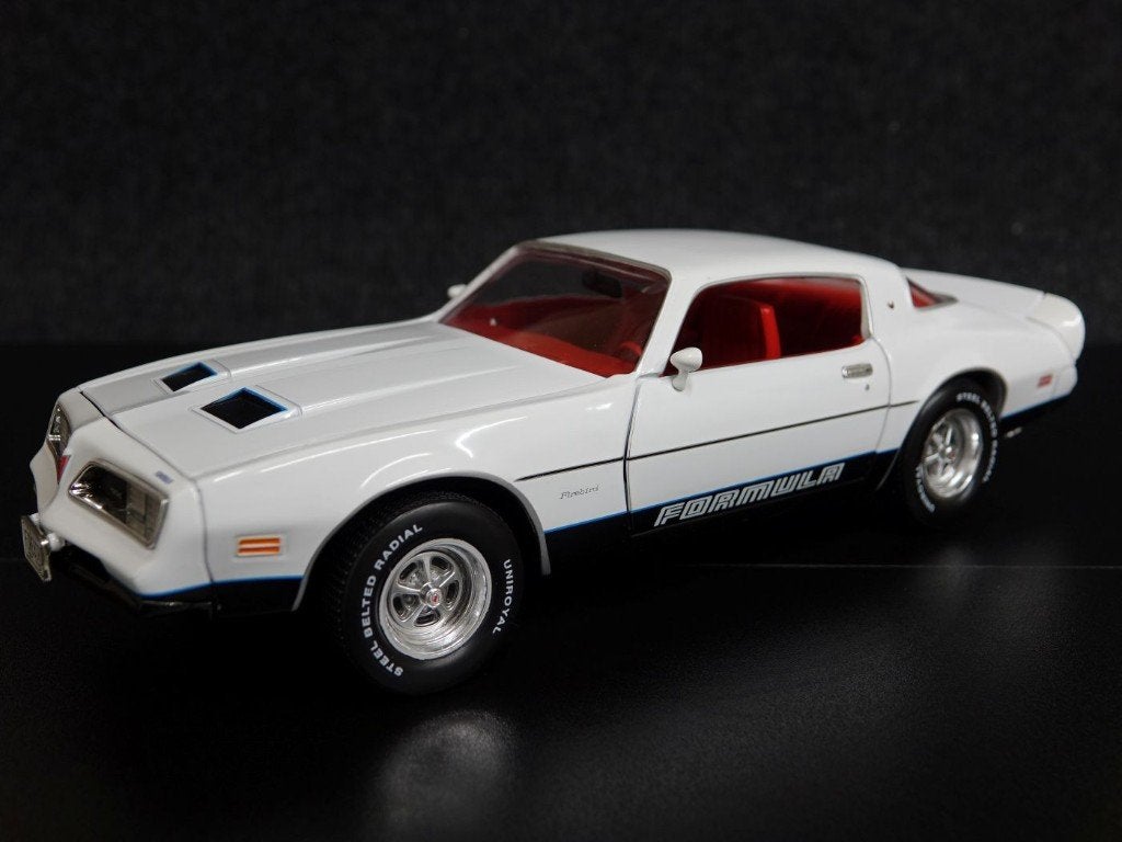 AutoWorld 1:18 1977 Pontiac Firebird Formula, Overige merken, AutoWorld, Auto, Onbekend