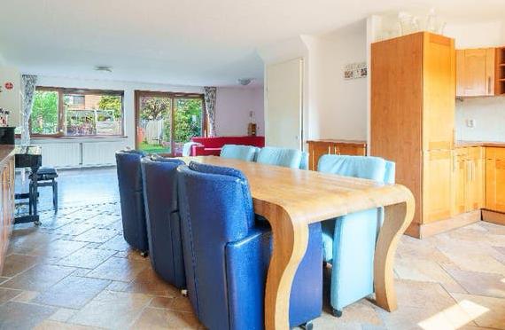 Design eettafel licht eiken + 6 lederen stoelen - Goossens, Huis en Inrichting, Tafels | Eettafels, Ophalen, Gebruikt, 100 tot 150 cm
