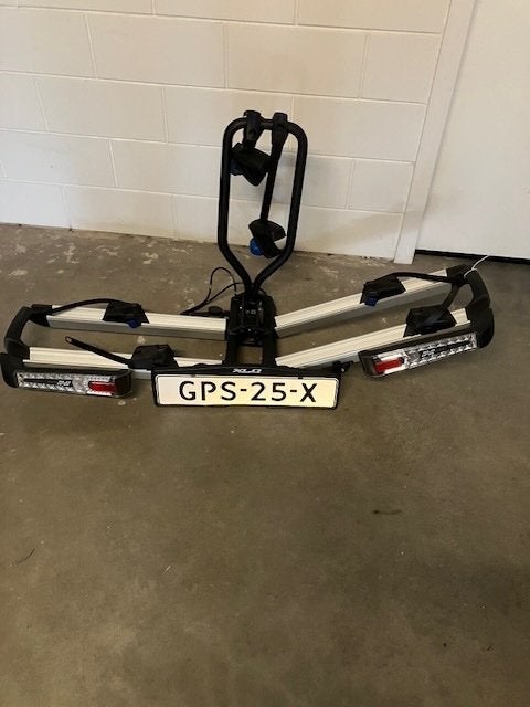 XLC Fietsendrager , kleur zwart/zilver, Azura EASY Led 2.0, Auto diversen, Ophalen, Zo goed als nieuw, 2 fietsen, Trekhaakdrager