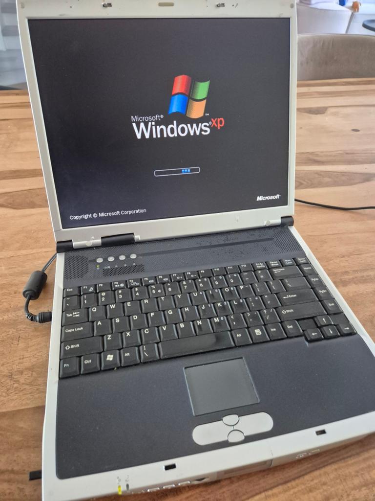 laptop uit 2002 met Windows XP, Computers en Software, Windows Laptops, Gebruikt, 15 inch, Minder dan 2 Ghz, Ophalen of Verzenden