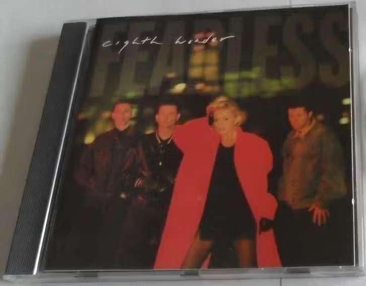 CD Eighth Wonder – Fearless CBS 460628 1 pop, Ophalen of Verzenden, Zo goed als nieuw, Synthpop, Album