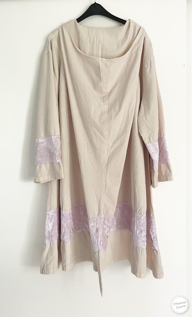 Mooie jas van Bora Fashion one size, Beige, Ophalen of Verzenden, Zo goed als nieuw