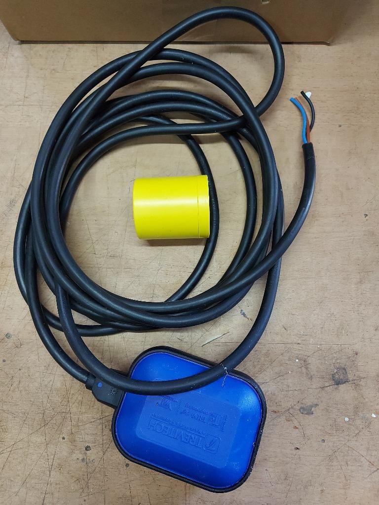 Vlotterschakelaar, ca.5m kabel, 230V, Ophalen, Zo goed als nieuw, Kunststof, Overige typen