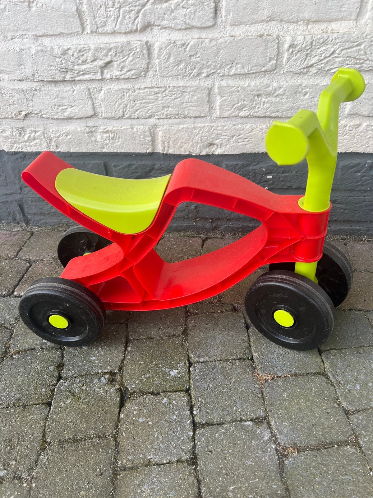 Rode loopfiets voor kinderen, Kinderen en Baby's, Speelgoed | Buiten | Voertuigen en Loopfietsen, Ophalen, Gebruikt, Loopfiets
