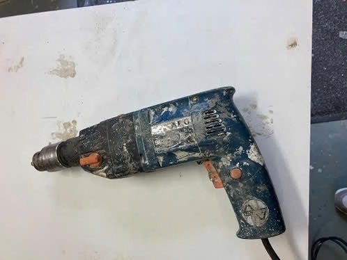 AEG boormachine, Doe-het-zelf en Verbouw, Gereedschap | Boormachines, Gebruikt, Variabele snelheid, 400 tot 600 watt, Ophalen