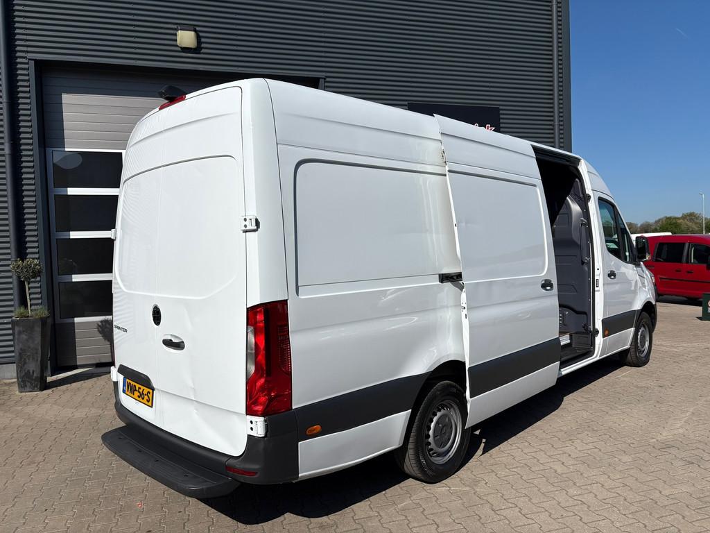 Mercedes-Benz Sprinter 311 CDI L3H2 RWD Automaat, Auto's, Bestelauto's, Automaat, Gebruikt, 4 cilinders, Wit