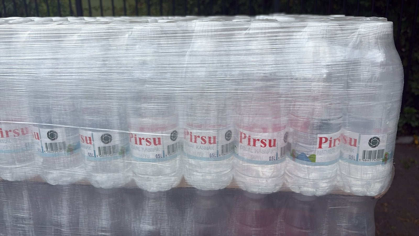 Gratis water pallets af te halen, Diversen, Levensmiddelen, Ophalen of Verzenden