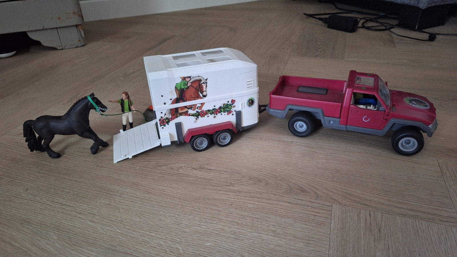 Schleich trailer met auto, Ophalen of Verzenden, Zo goed als nieuw
