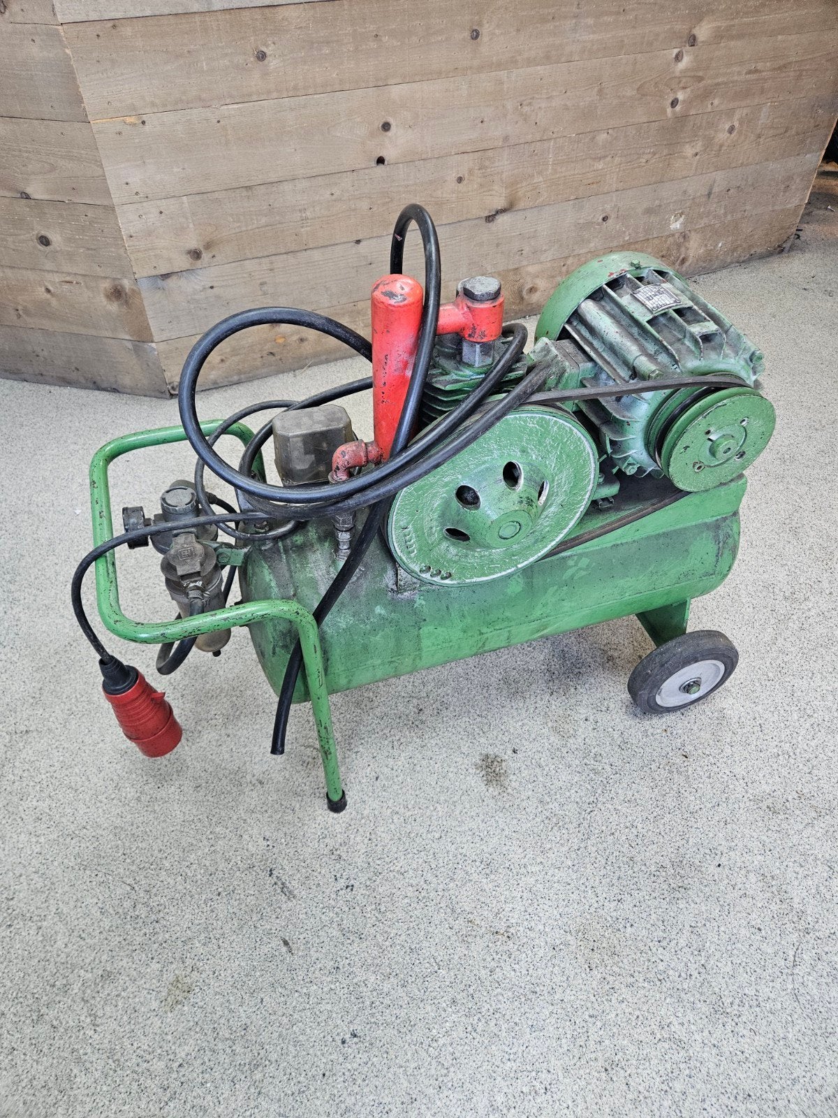 Compressor 380V, 25 tot 100 liter, Ophalen, Gebruikt, 6 tot 10 bar