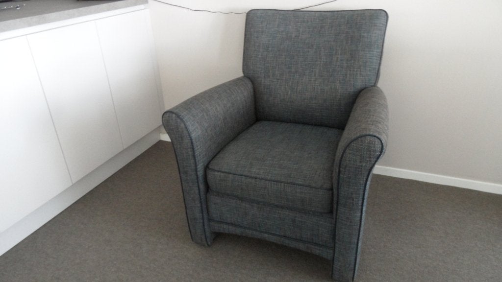 2 goede, modern klassieke fauteuils met losse armhoezen, Ophalen, Minder dan 50 cm, Gebruikt, Minder dan 75 cm