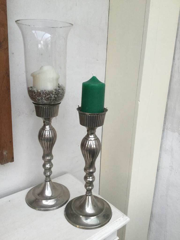 2 grote zware verzilverde KANDELAARS, Ophalen of Verzenden, Overige materialen, 50 tot 75 cm