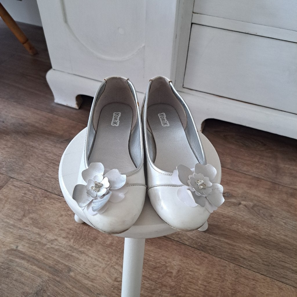 Ballerina's mt. 34 wit, Yorik, Meisje, Schoenen, Ophalen of Verzenden