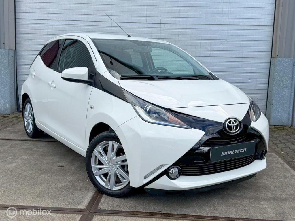 Toyota Aygo 1.0 VVT-i x-sport cruise Carplay Camera Leder, Auto's, Toyota, Bedrijf, Te koop, Aygo, ABS, Achteruitrijcamera, Airbags
