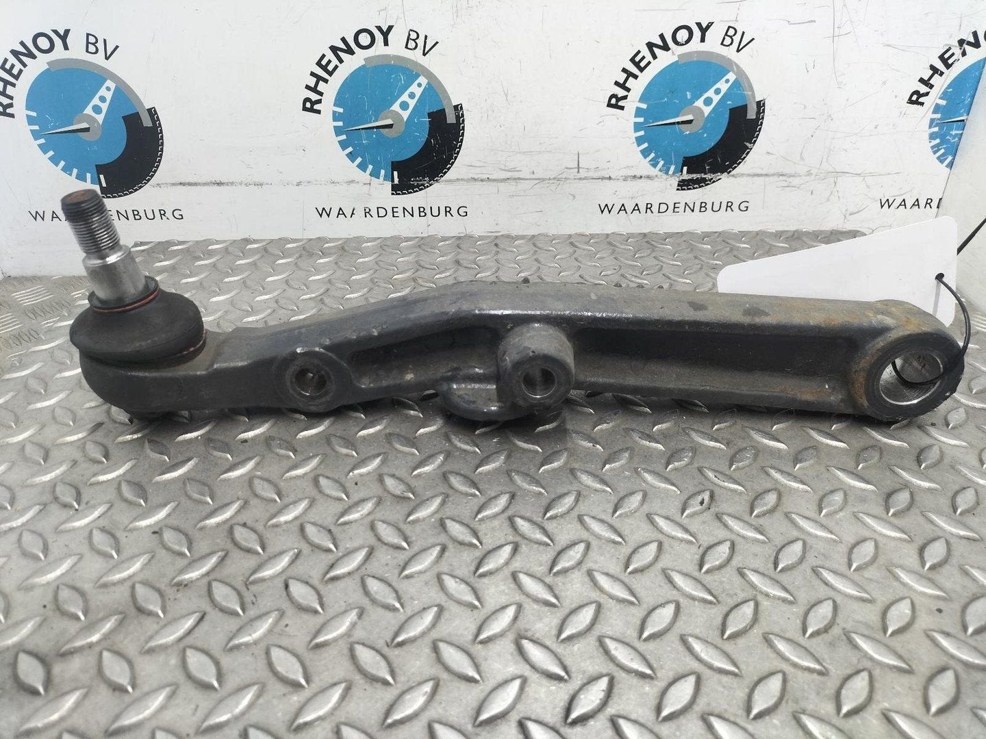 IVECO DAILY 40C18 40 DRAAGARM ONDER LV 2024, Auto-onderdelen, Ophanging en Onderstel, Ophalen of Verzenden, Gebruikt, Stiba lid