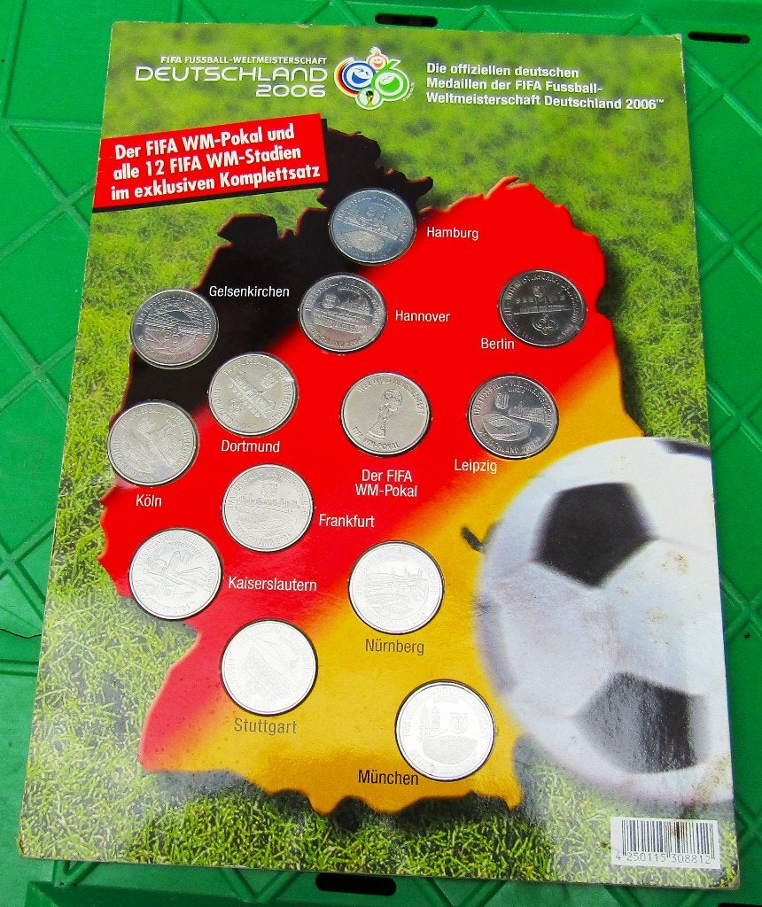 **  VOETBAL  PENNINGEN + PLAATJES  **, Maat XS of kleiner, Verzenden, Gebruikt, Overige typen