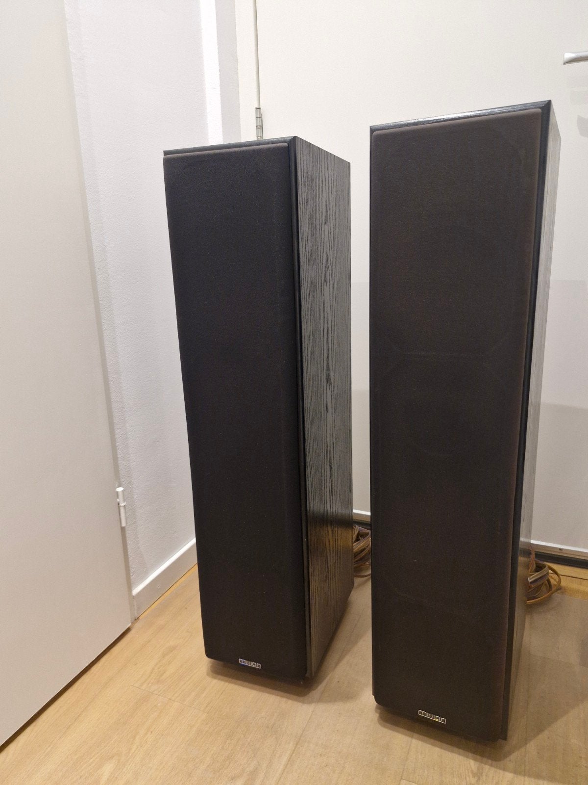 Mission 773 zuilspeakers op spikes, 2-weg, 100W, Ophalen, Vloerstaande luidspreker, Inclusief kabels, Zo goed als nieuw